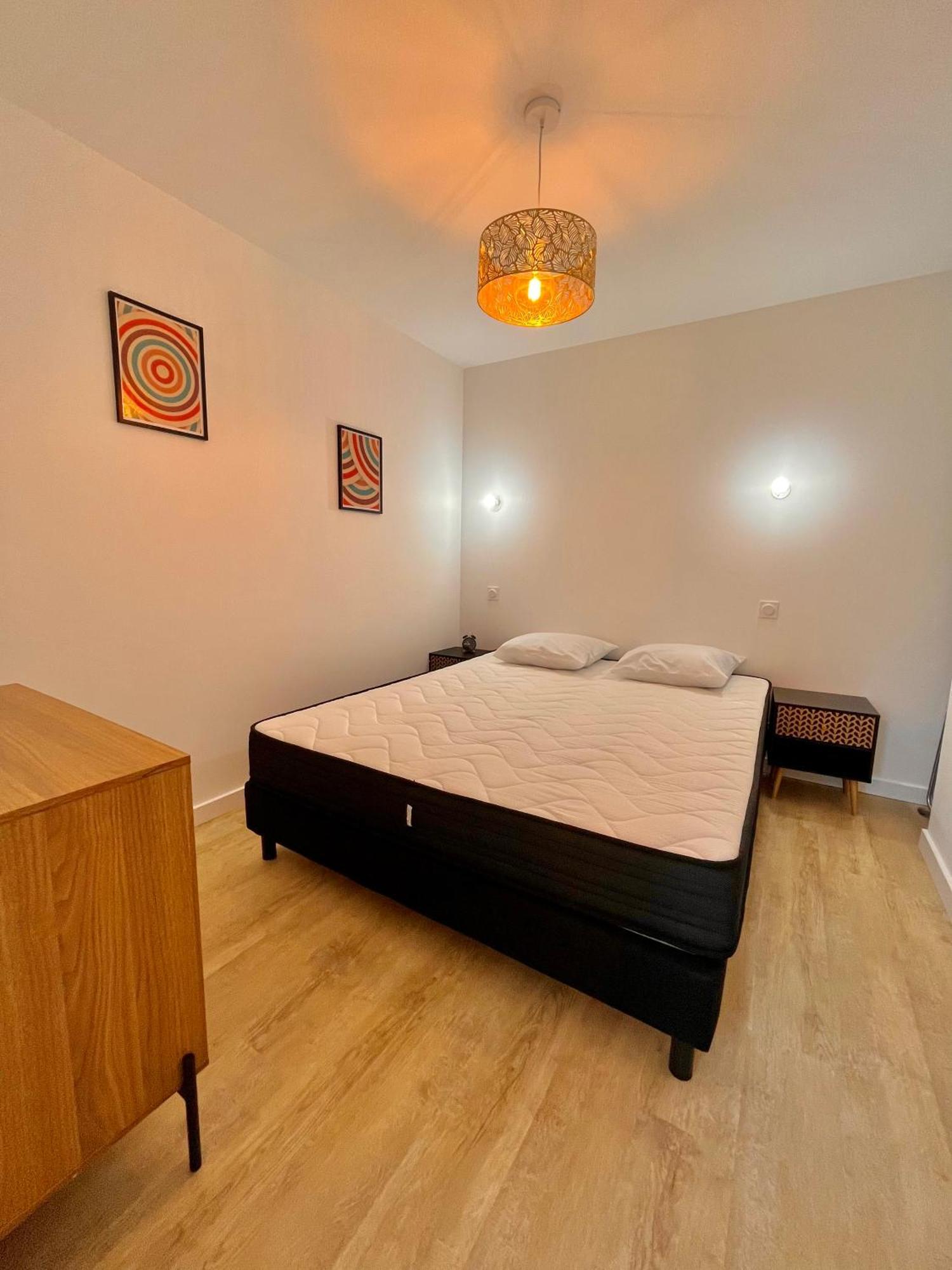 T2 1Er Le Victor Hugo Apartment Канкал Екстериор снимка